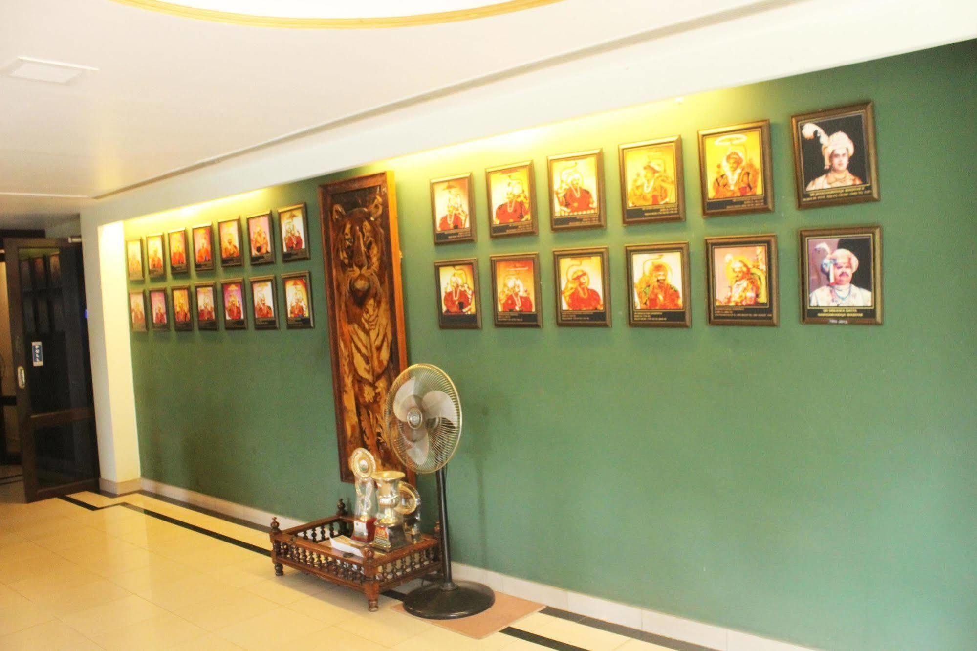 Treebo Trend Royal Inn Mysore Εξωτερικό φωτογραφία
